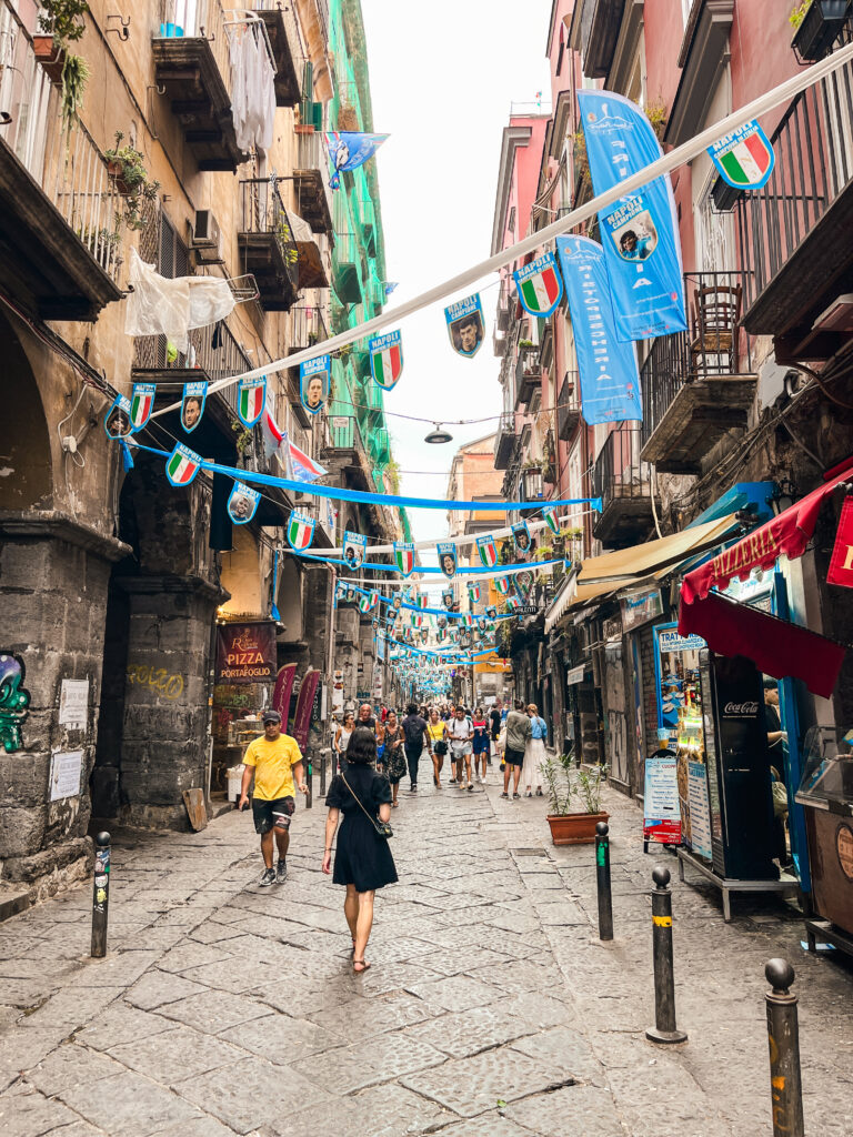 Spaccanapoli, Naples